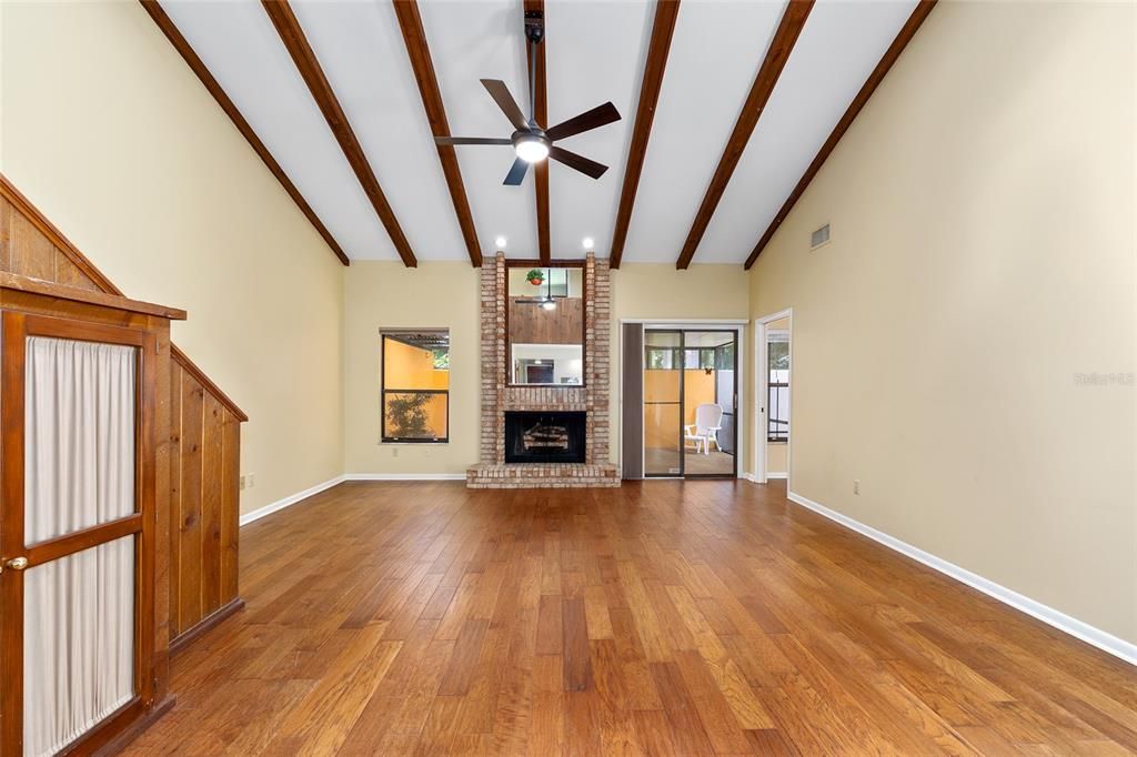 Active With Contract: $219,500 (3 beds, 2 baths, 1675 Square Feet)