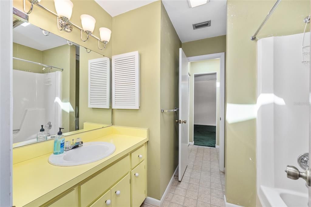 Active With Contract: $219,500 (3 beds, 2 baths, 1675 Square Feet)