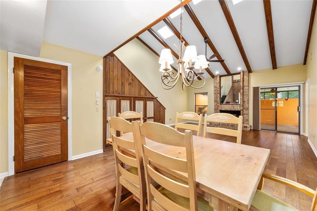 Active With Contract: $219,500 (3 beds, 2 baths, 1675 Square Feet)