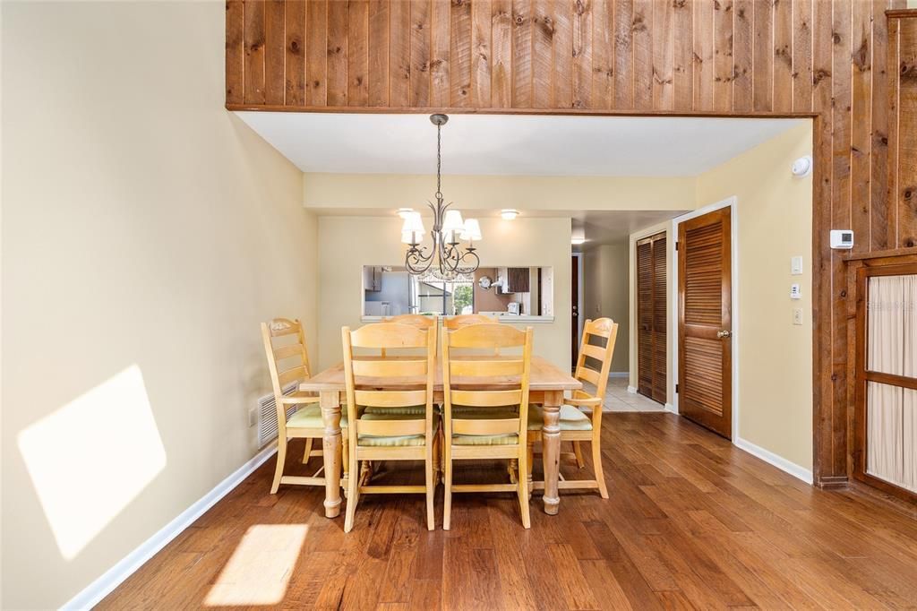 Active With Contract: $219,500 (3 beds, 2 baths, 1675 Square Feet)