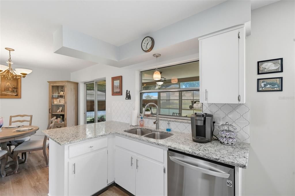 合同活跃: $219,900 (2 贝兹, 1 浴室, 1170 平方英尺)