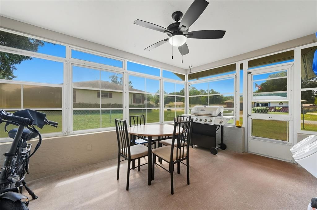 合同活跃: $219,900 (2 贝兹, 1 浴室, 1170 平方英尺)