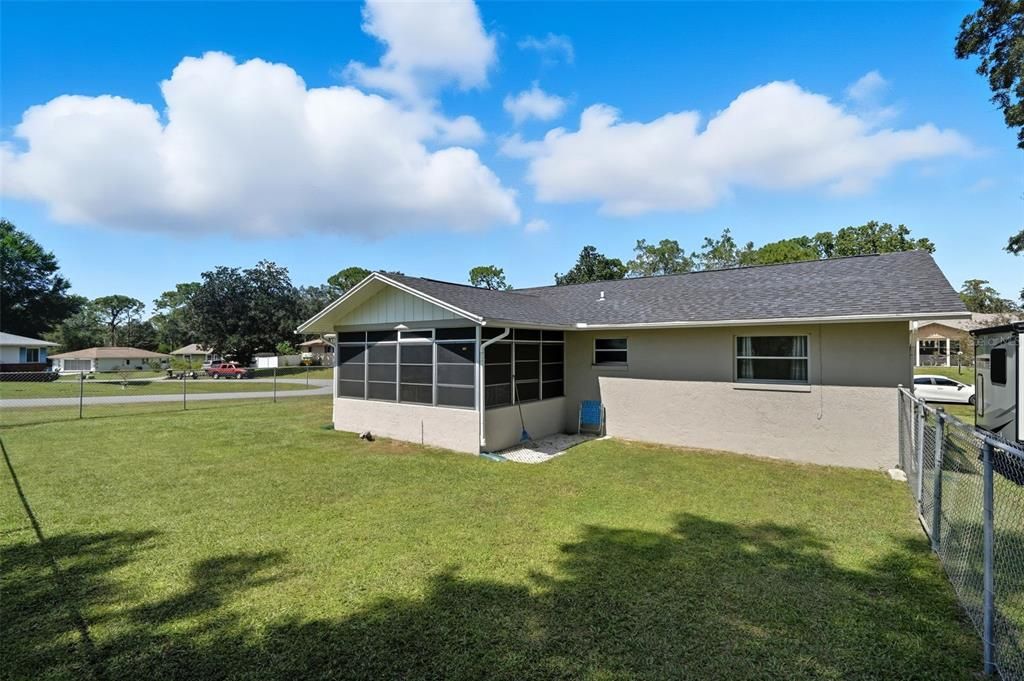 合同活跃: $219,900 (2 贝兹, 1 浴室, 1170 平方英尺)