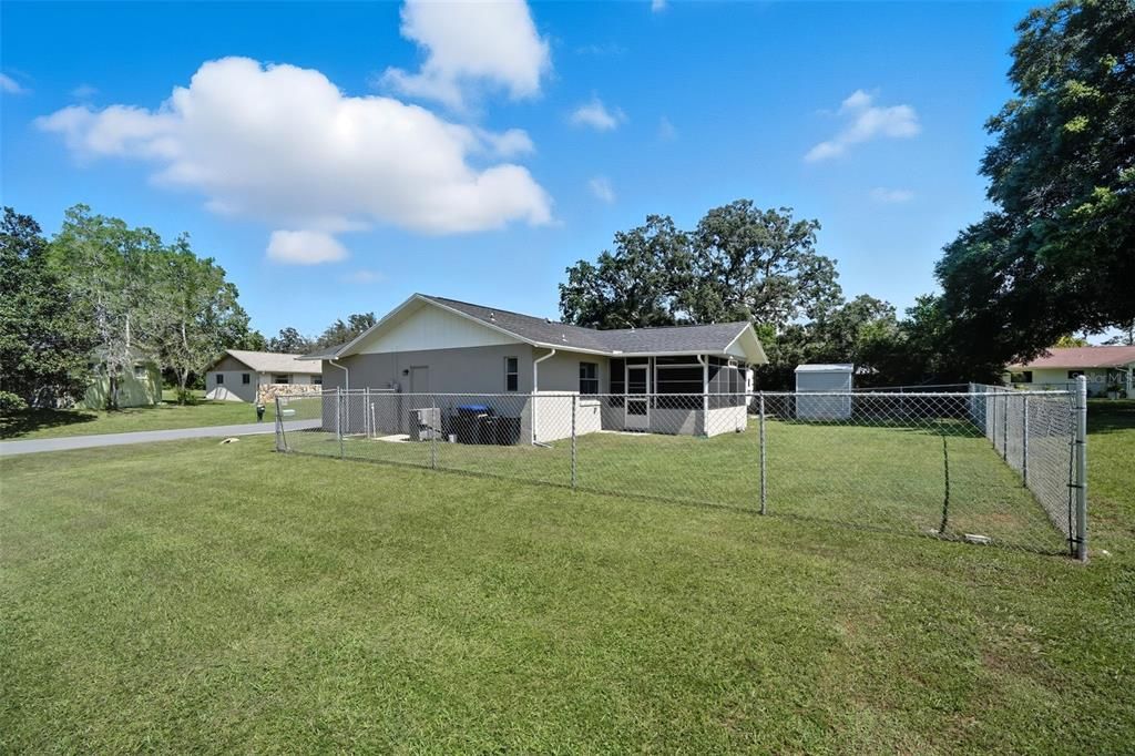 合同活跃: $219,900 (2 贝兹, 1 浴室, 1170 平方英尺)