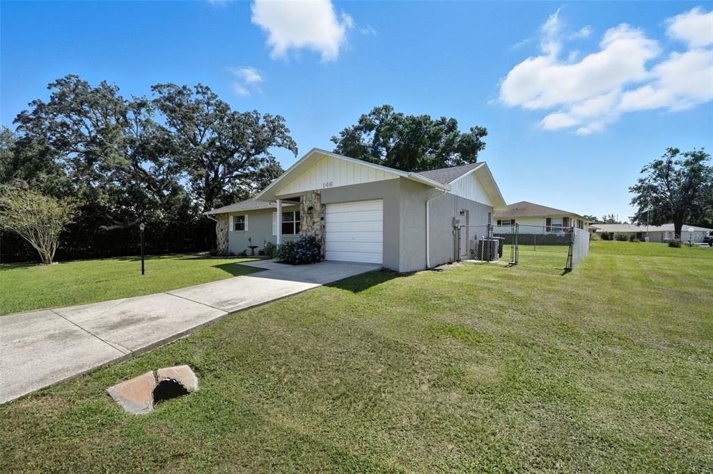 合同活跃: $219,900 (2 贝兹, 1 浴室, 1170 平方英尺)