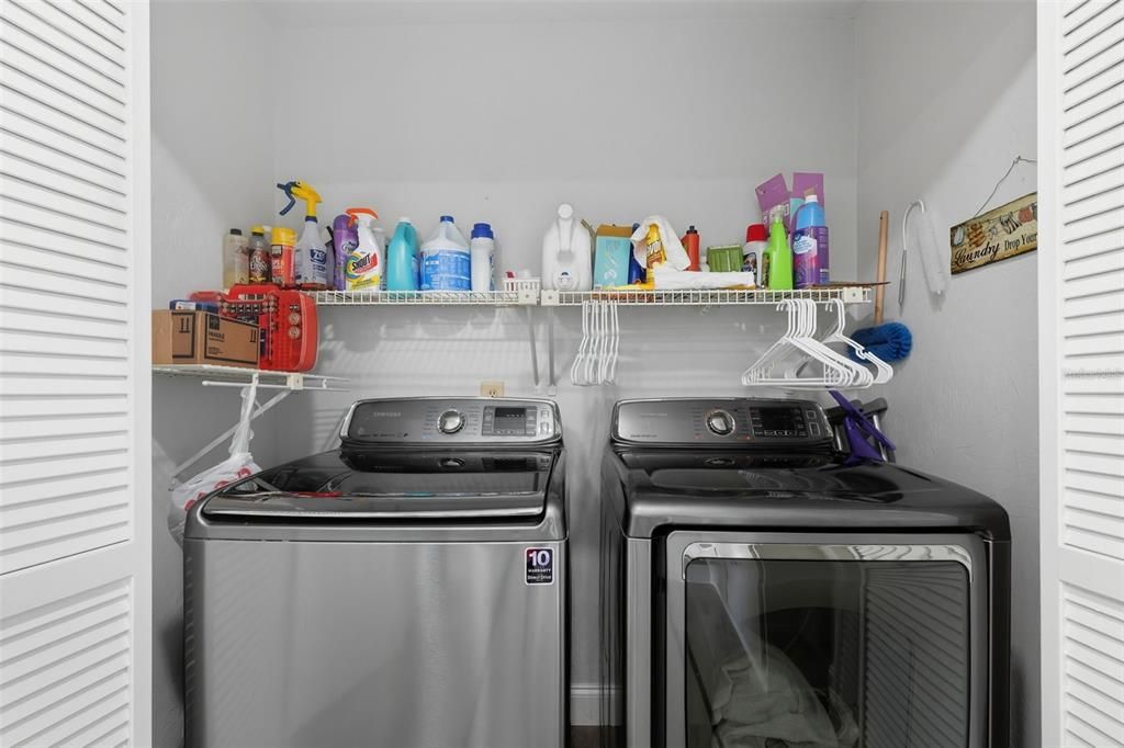 合同活跃: $219,900 (2 贝兹, 1 浴室, 1170 平方英尺)