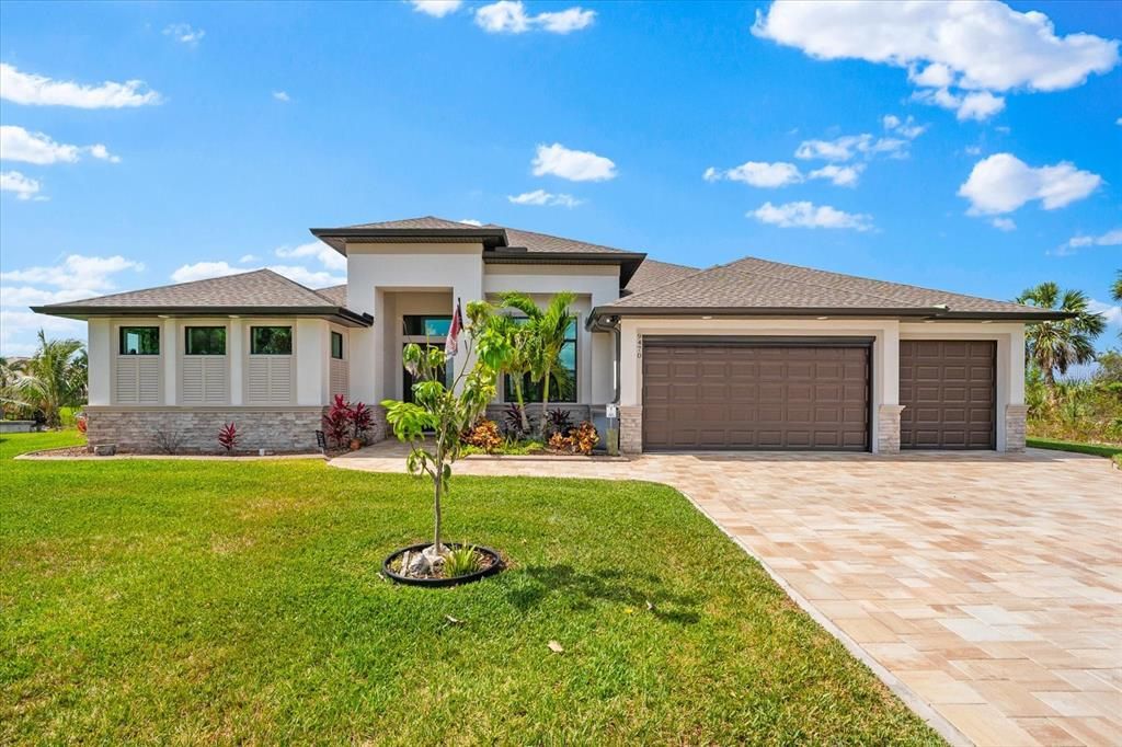 For Sale: $1,100,000 (3 beds, 2 baths, 2349 Square Feet)