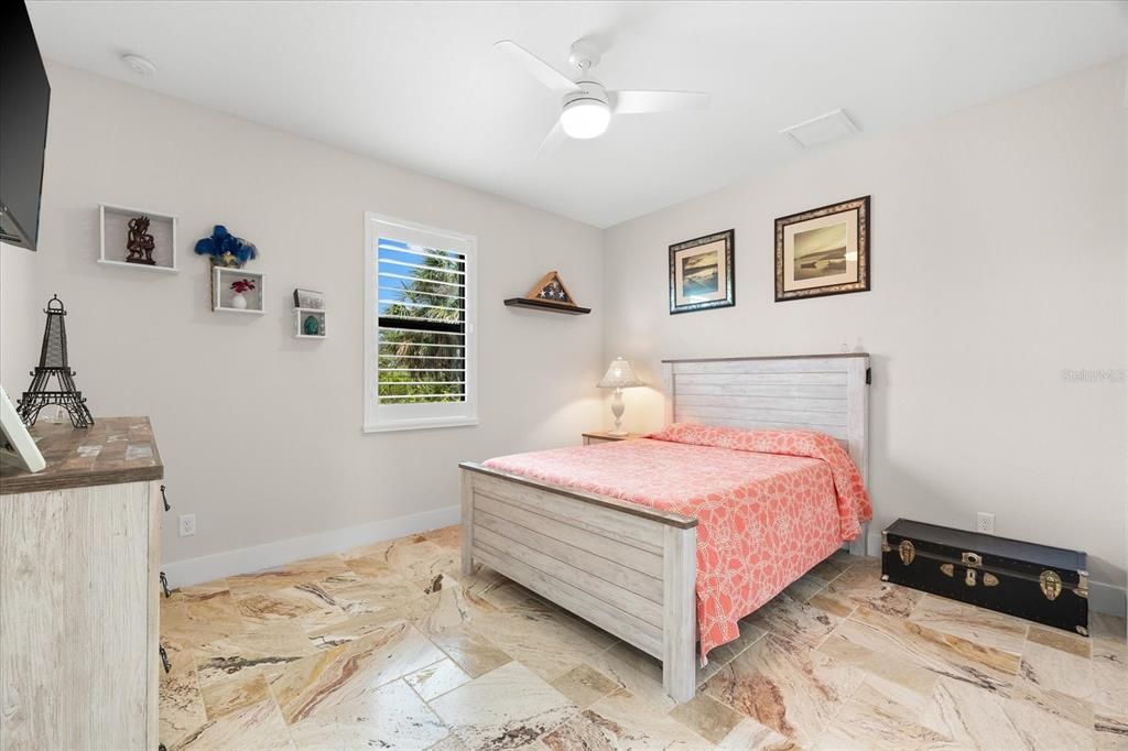 For Sale: $1,100,000 (3 beds, 2 baths, 2349 Square Feet)