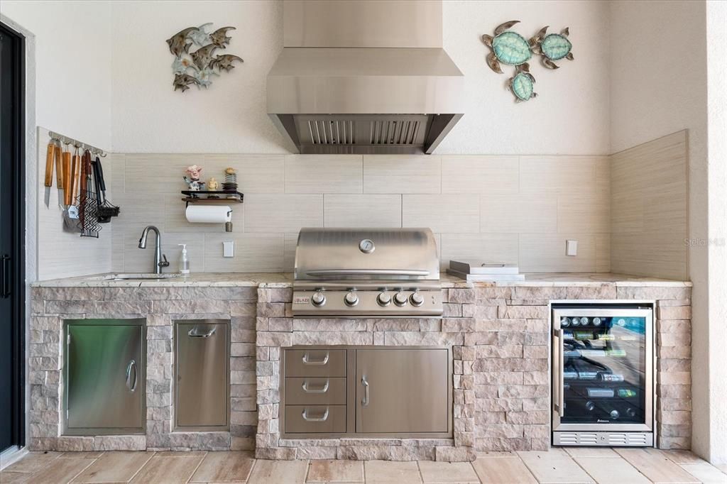 For Sale: $1,100,000 (3 beds, 2 baths, 2349 Square Feet)