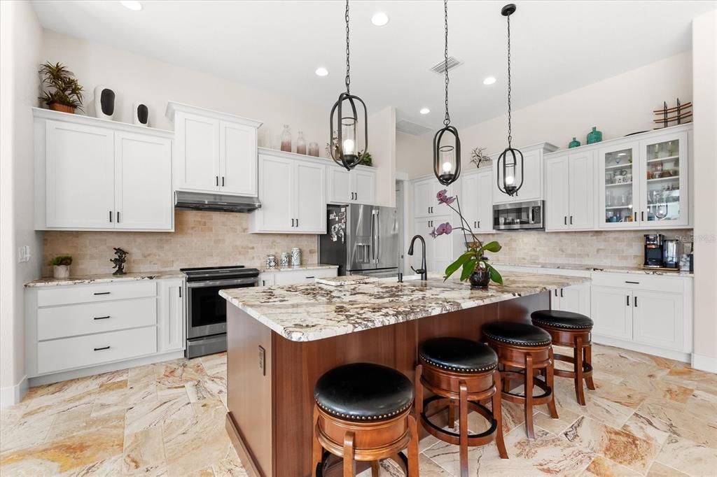 For Sale: $1,100,000 (3 beds, 2 baths, 2349 Square Feet)