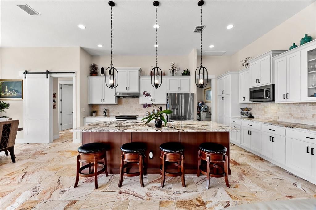 For Sale: $1,100,000 (3 beds, 2 baths, 2349 Square Feet)