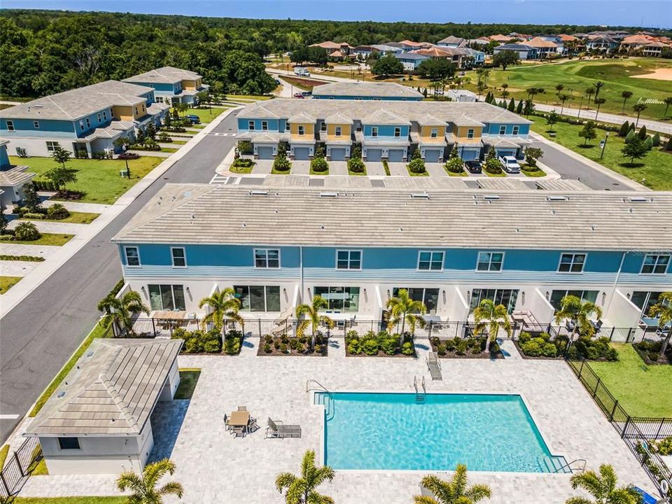 合同活跃: $975,000 (5 贝兹, 5 浴室, 3377 平方英尺)