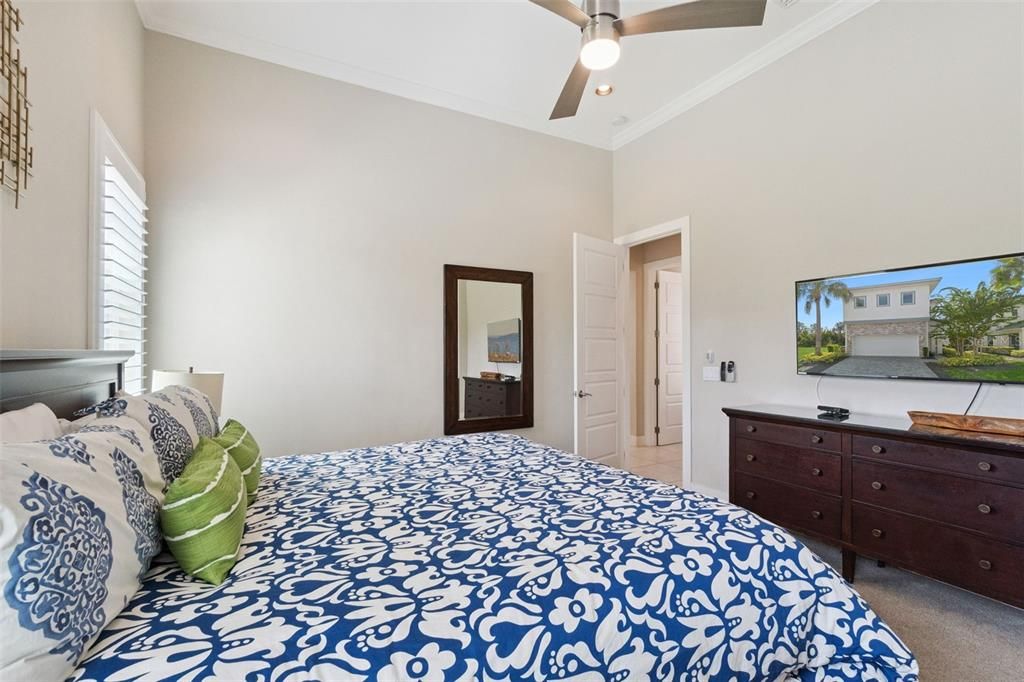 合同活跃: $975,000 (5 贝兹, 5 浴室, 3377 平方英尺)