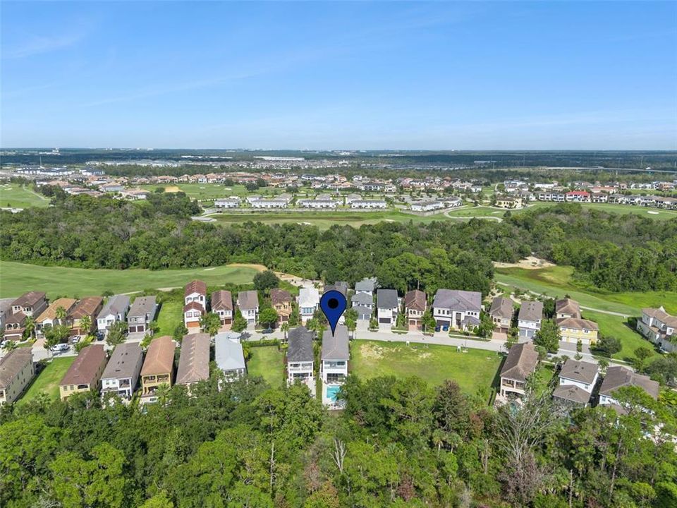 合同活跃: $975,000 (5 贝兹, 5 浴室, 3377 平方英尺)