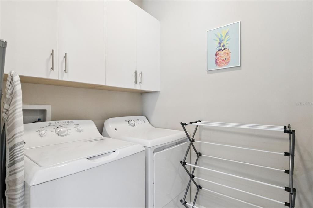 合同活跃: $975,000 (5 贝兹, 5 浴室, 3377 平方英尺)