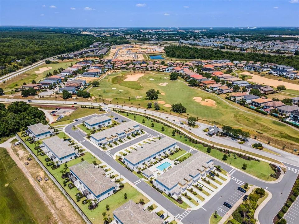 合同活跃: $975,000 (5 贝兹, 5 浴室, 3377 平方英尺)