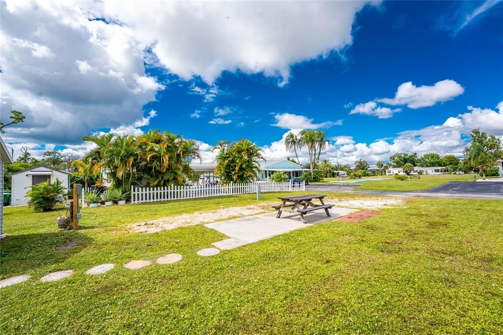 На продажу: $89,900 (0.12 acres)