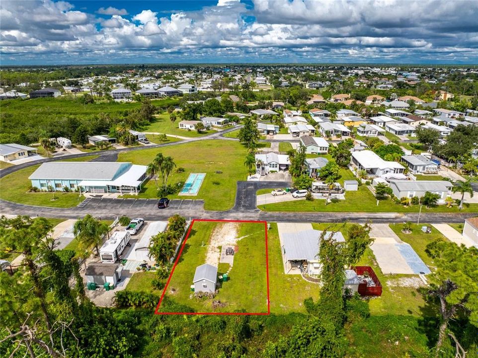 На продажу: $89,900 (0.12 acres)