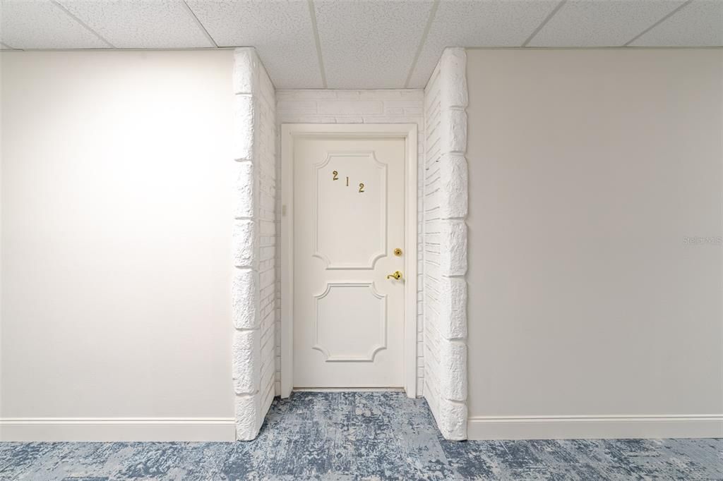 На продажу: $249,900 (1 спален, 2 ванн, 1050 Квадратных фут)