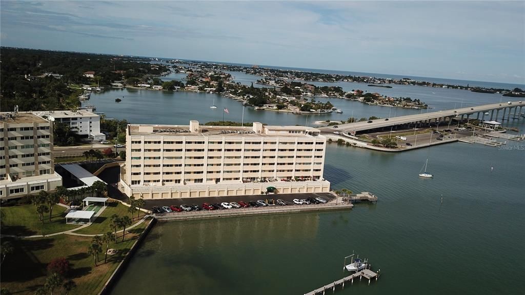 На продажу: $249,900 (1 спален, 2 ванн, 1050 Квадратных фут)