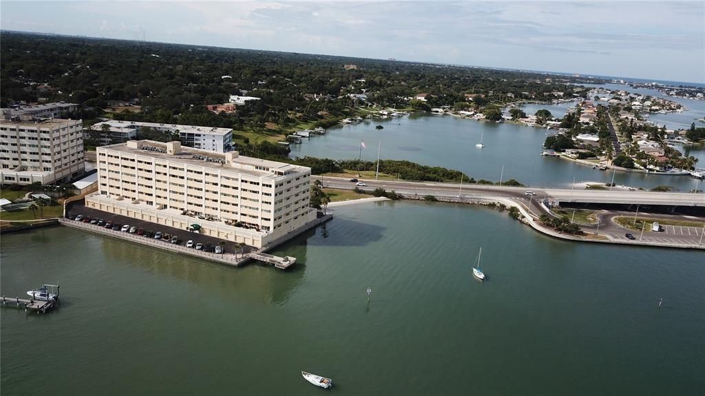 На продажу: $249,900 (1 спален, 2 ванн, 1050 Квадратных фут)