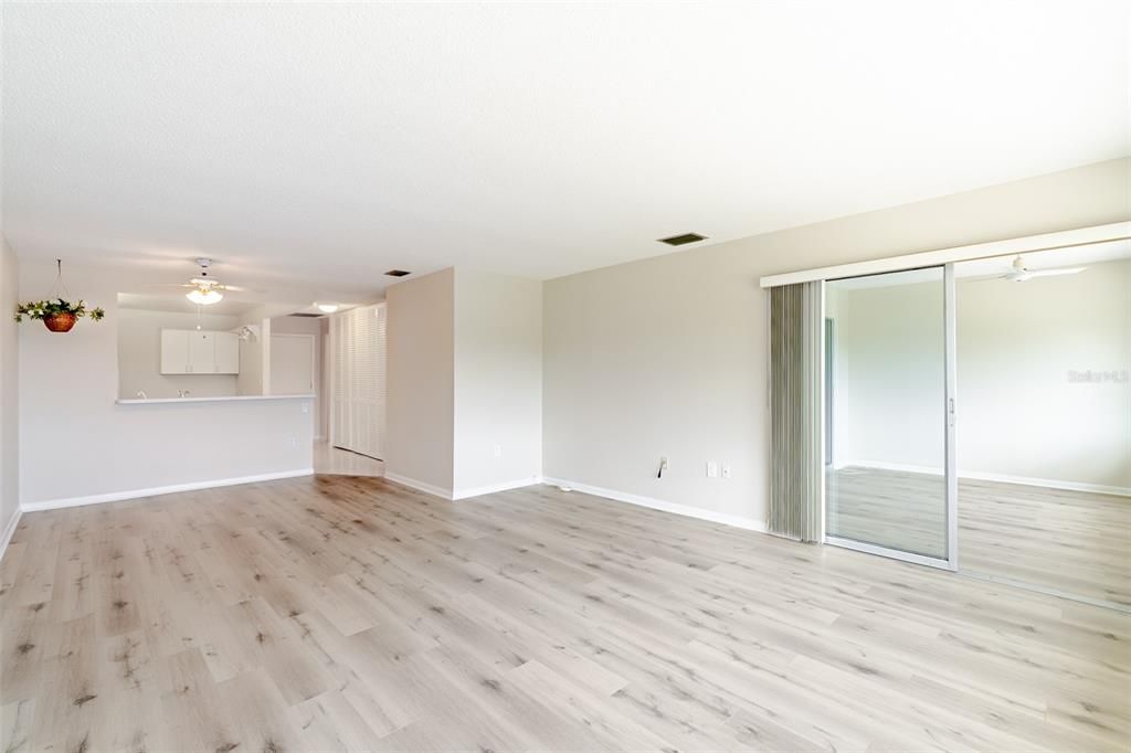 На продажу: $249,900 (1 спален, 2 ванн, 1050 Квадратных фут)