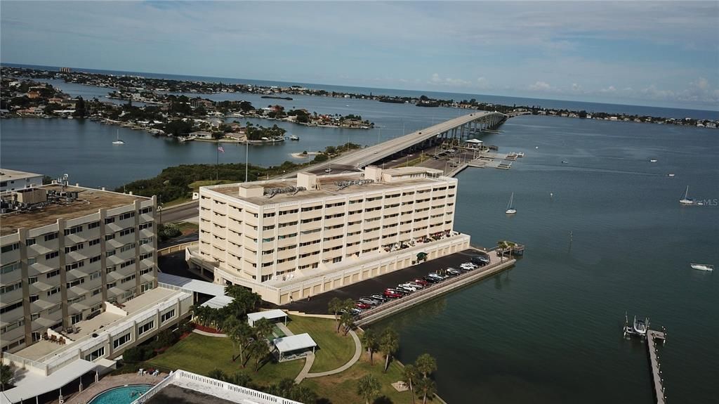 На продажу: $249,900 (1 спален, 2 ванн, 1050 Квадратных фут)