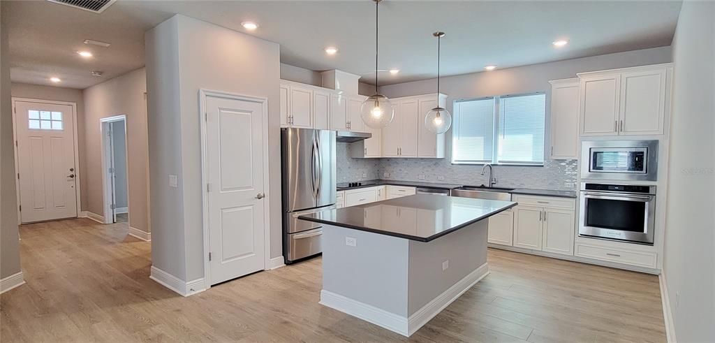 Active With Contract: $2,800 (3 beds, 2 baths, 2018 Square Feet)