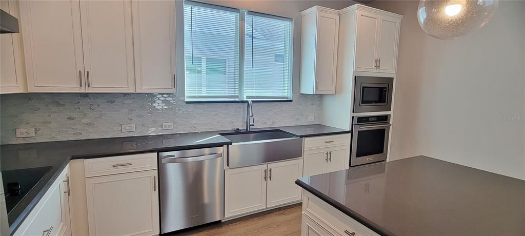 Active With Contract: $2,800 (3 beds, 2 baths, 2018 Square Feet)