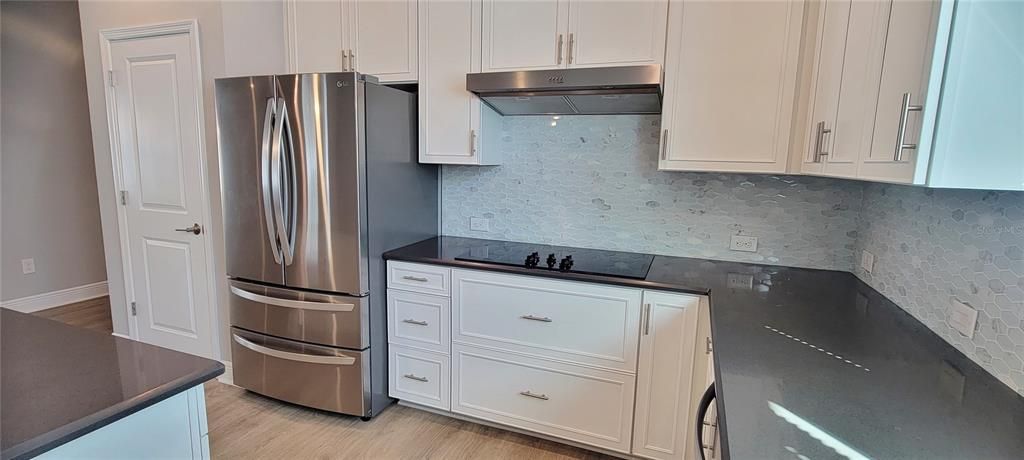 Active With Contract: $2,800 (3 beds, 2 baths, 2018 Square Feet)