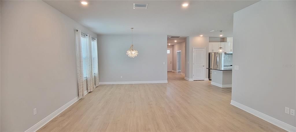 Active With Contract: $2,800 (3 beds, 2 baths, 2018 Square Feet)