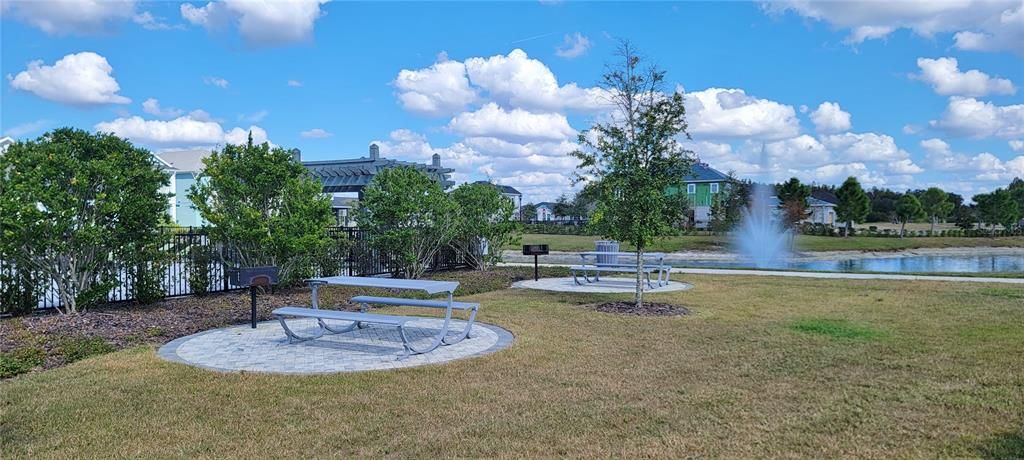 Active With Contract: $2,800 (3 beds, 2 baths, 2018 Square Feet)