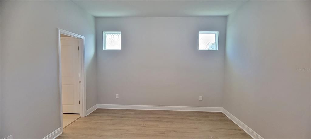 Active With Contract: $2,800 (3 beds, 2 baths, 2018 Square Feet)