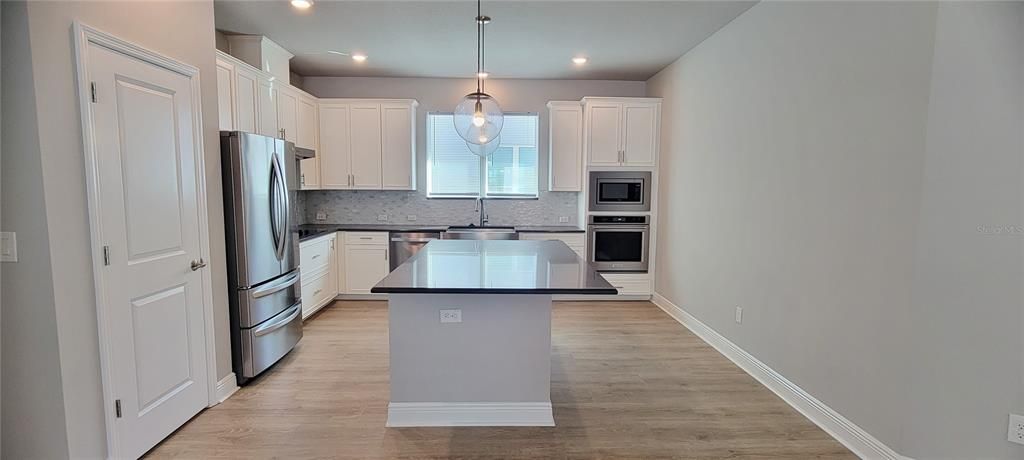 Active With Contract: $2,800 (3 beds, 2 baths, 2018 Square Feet)