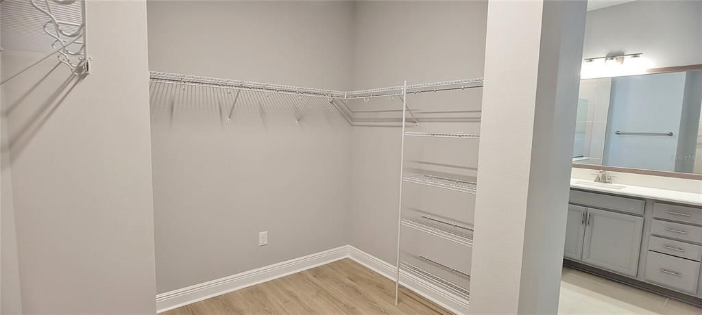 Active With Contract: $2,800 (3 beds, 2 baths, 2018 Square Feet)