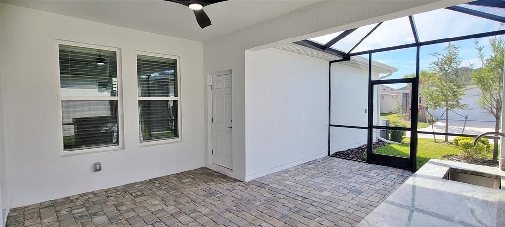 Active With Contract: $2,800 (3 beds, 2 baths, 2018 Square Feet)