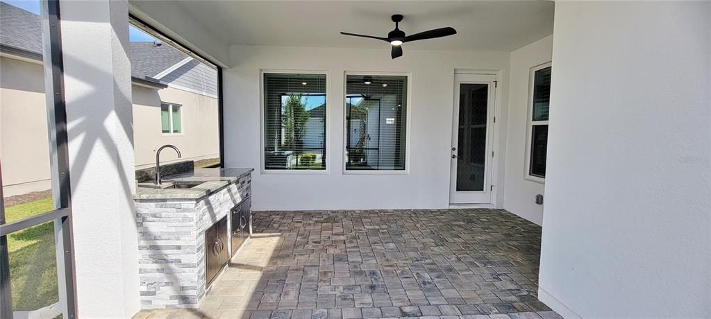 Active With Contract: $2,800 (3 beds, 2 baths, 2018 Square Feet)