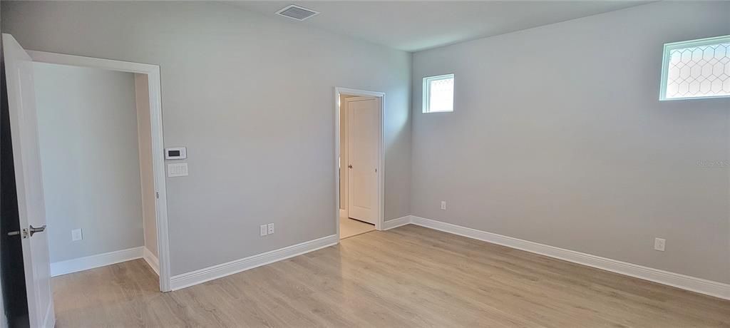 Active With Contract: $2,800 (3 beds, 2 baths, 2018 Square Feet)