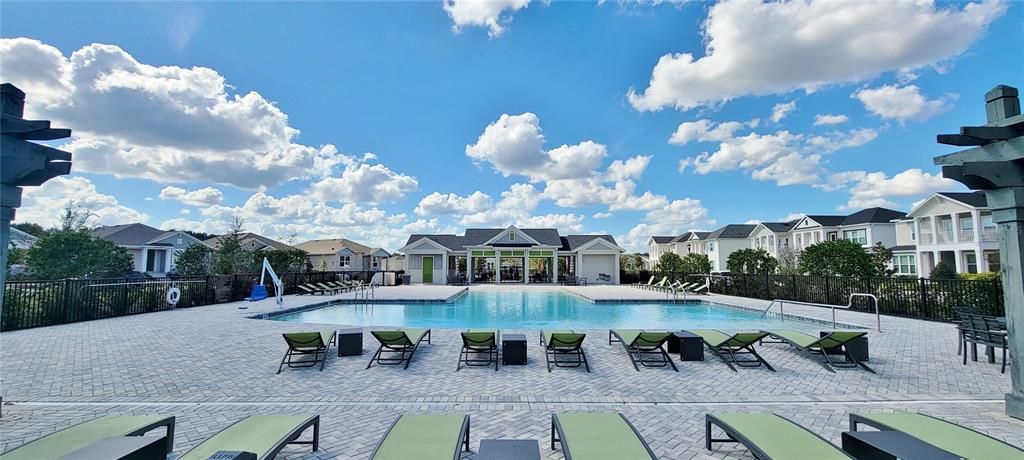 Active With Contract: $2,800 (3 beds, 2 baths, 2018 Square Feet)