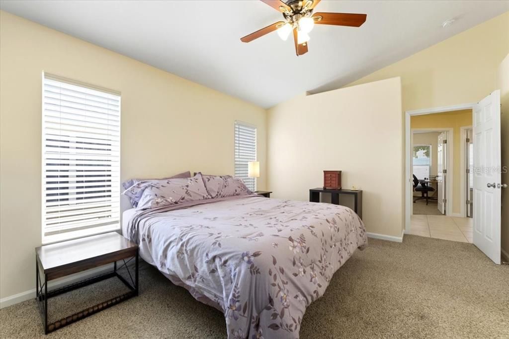 合同活跃: $339,000 (3 贝兹, 2 浴室, 1521 平方英尺)