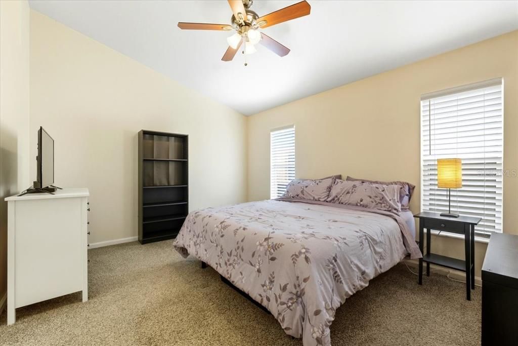 合同活跃: $339,000 (3 贝兹, 2 浴室, 1521 平方英尺)