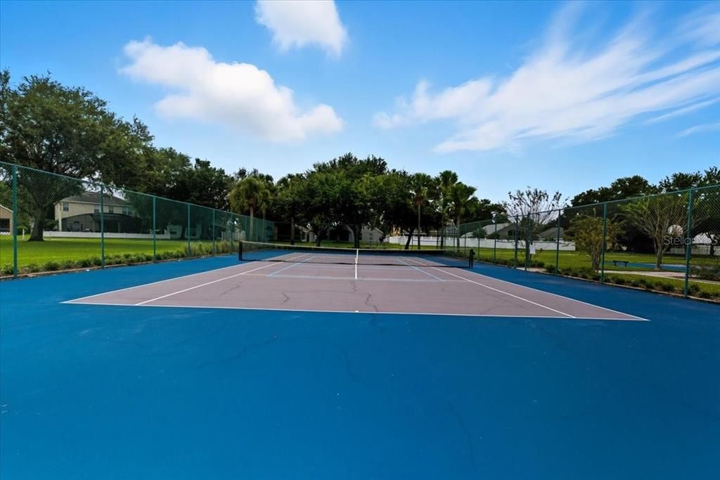 合同活跃: $339,000 (3 贝兹, 2 浴室, 1521 平方英尺)