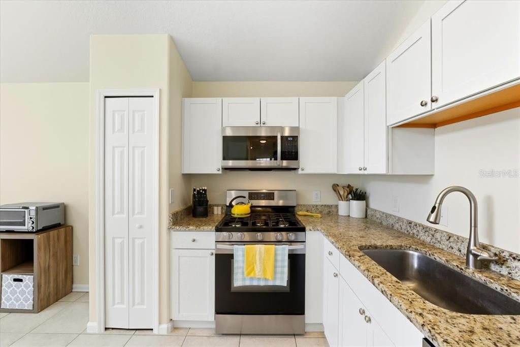 合同活跃: $339,000 (3 贝兹, 2 浴室, 1521 平方英尺)