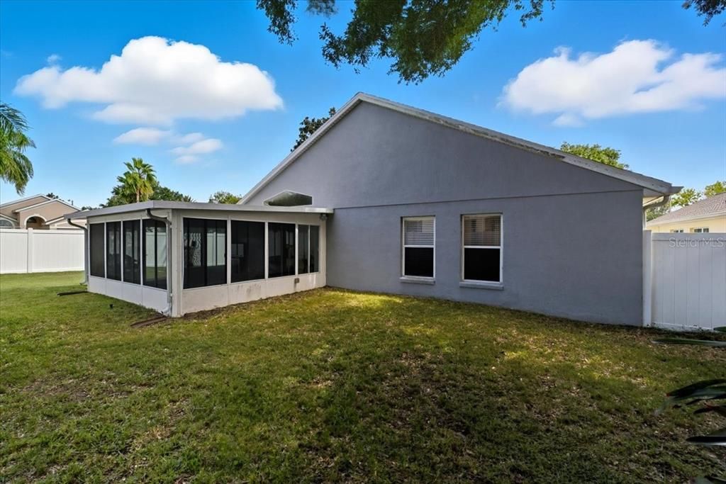 合同活跃: $339,000 (3 贝兹, 2 浴室, 1521 平方英尺)