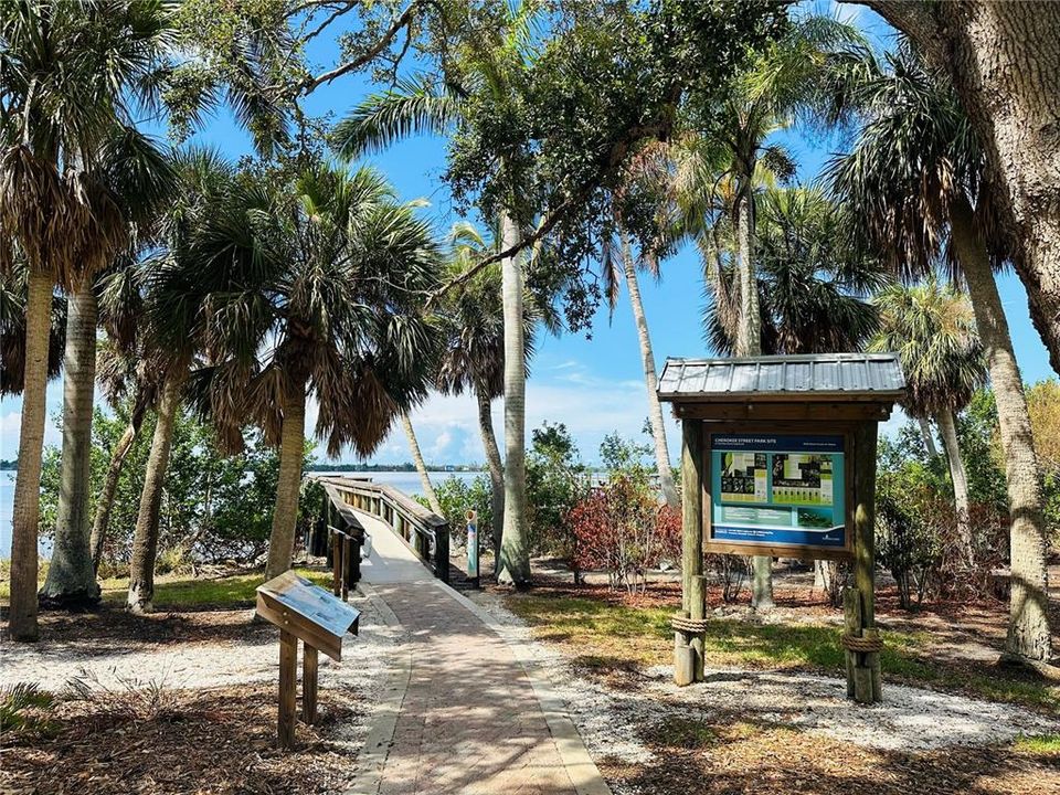 Active With Contract: $129,900 (2 beds, 2 baths, 930 Square Feet)