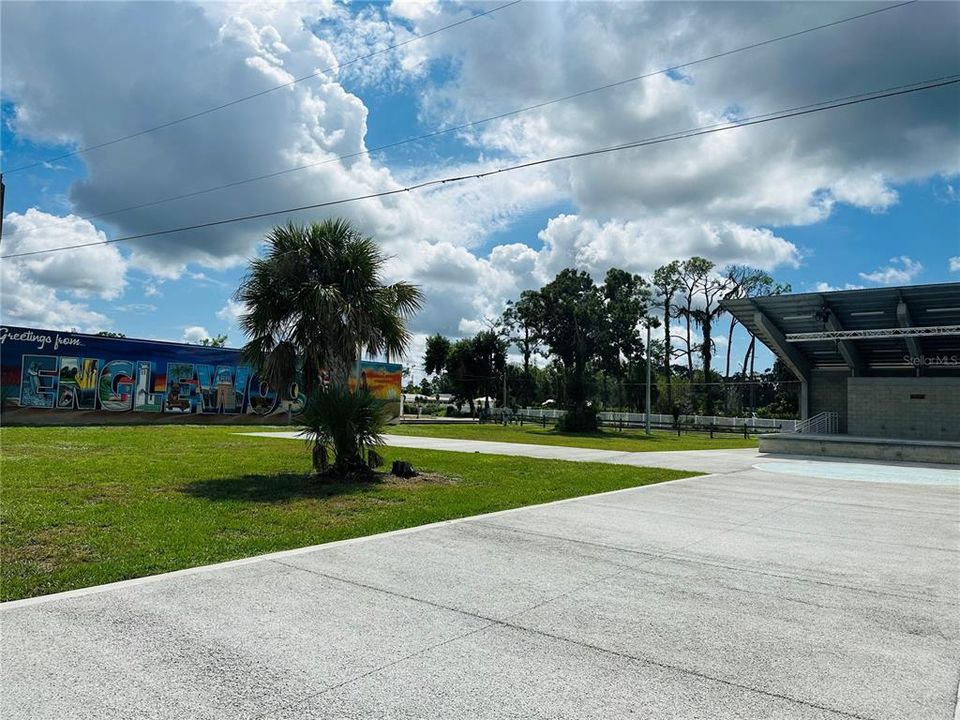 Active With Contract: $129,900 (2 beds, 2 baths, 930 Square Feet)