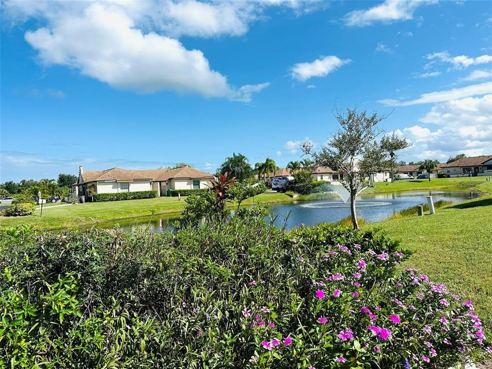 Active With Contract: $129,900 (2 beds, 2 baths, 930 Square Feet)