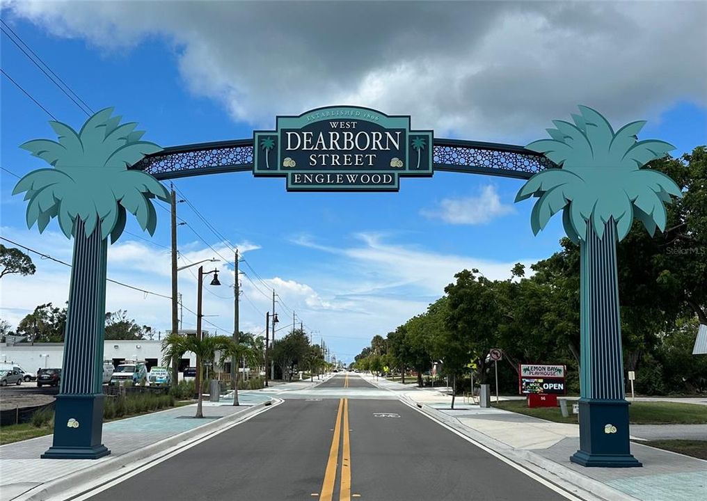 Active With Contract: $129,900 (2 beds, 2 baths, 930 Square Feet)