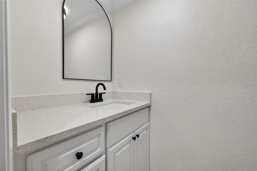 Active With Contract: $240,000 (2 beds, 2 baths, 1240 Square Feet)