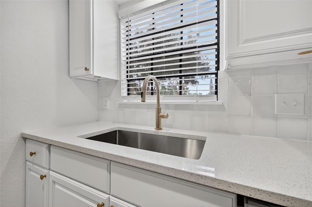 Active With Contract: $240,000 (2 beds, 2 baths, 1240 Square Feet)